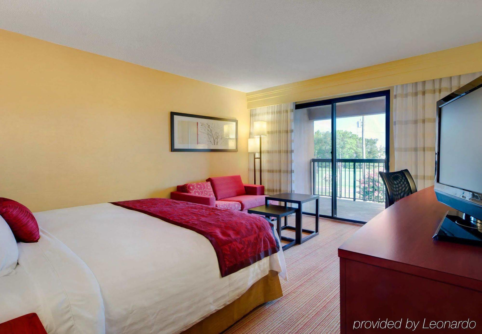Готель Courtyard By Marriott Richmond Airport Сендстон Екстер'єр фото